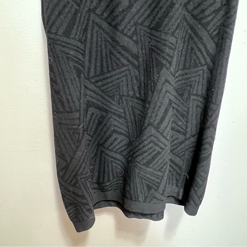 Fabletics Black Racerback Geometric Design Size Medium - Picture 5 of 10